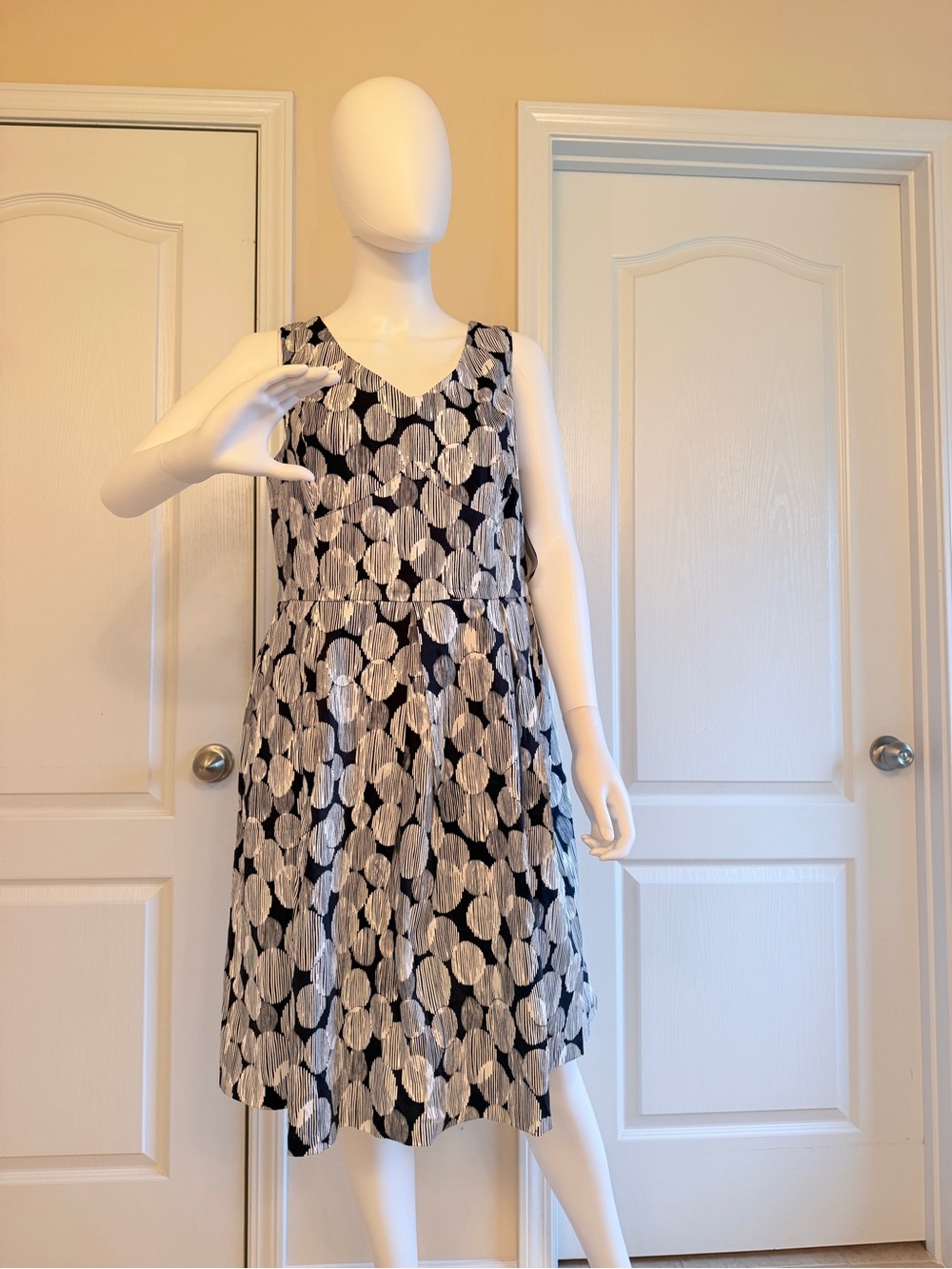 NWT Nine West $80 Cotton Navy White Printed VNeck Sleeveless A-Line Dress Size14 - Picture 2 of 10